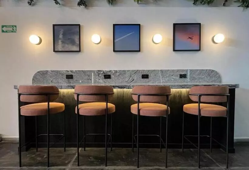 ホテル Hangar Select Aeropuerto Guadalajara