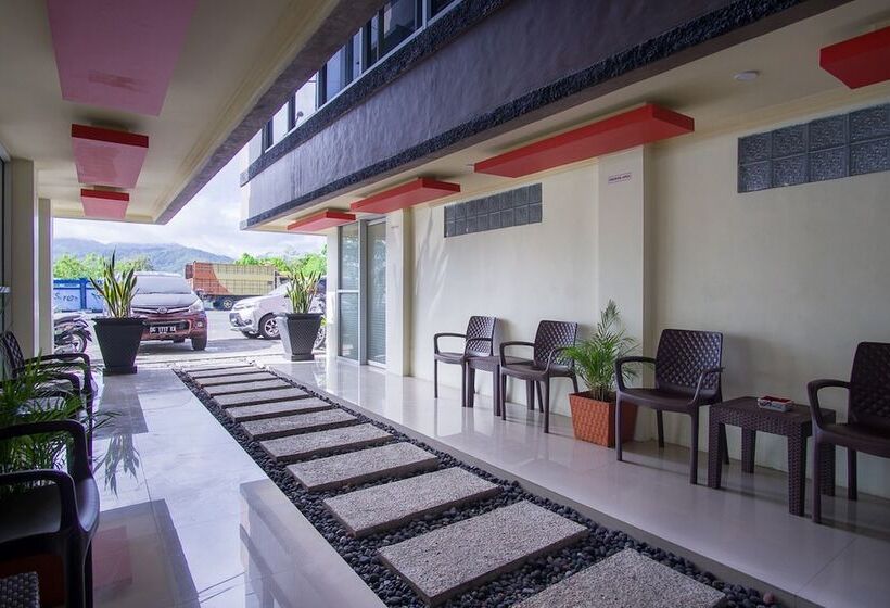 بنسيون Reddoorz Near Taman Kota Ternate