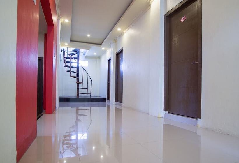 بنسيون Reddoorz Near Taman Kota Ternate