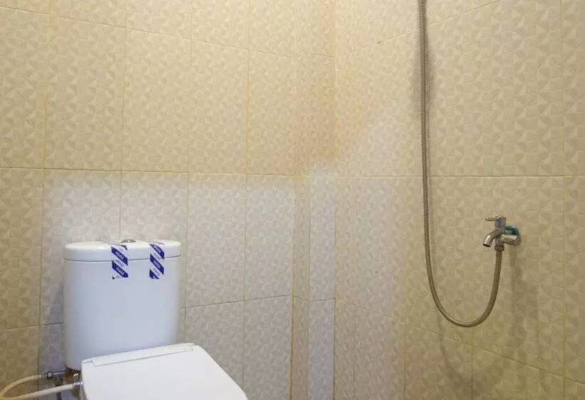 Majatalo Reddoorz Near Taman Kota Ternate