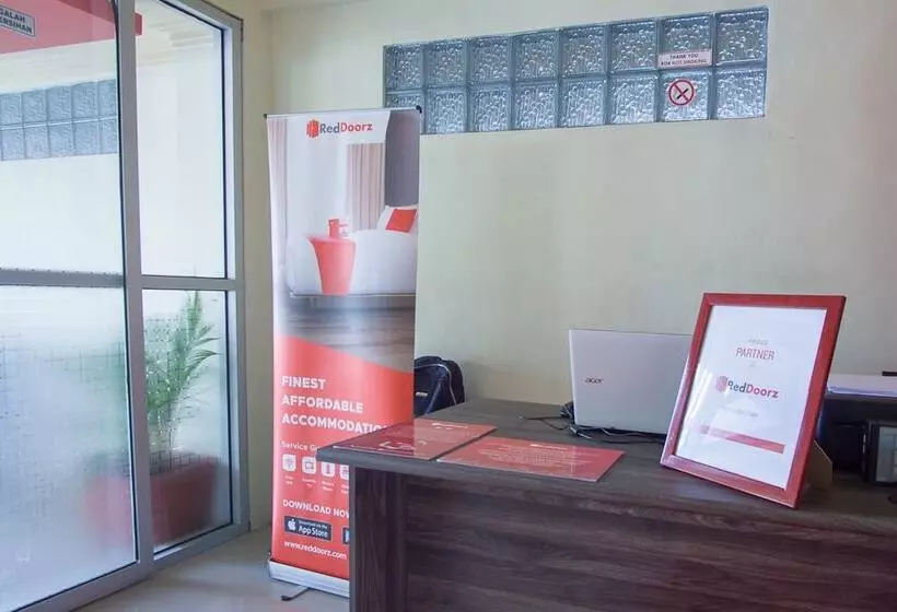 Majatalo Reddoorz Near Taman Kota Ternate