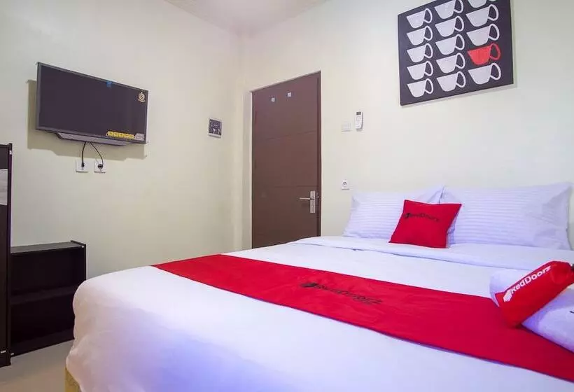 Majatalo Reddoorz Near Taman Kota Ternate