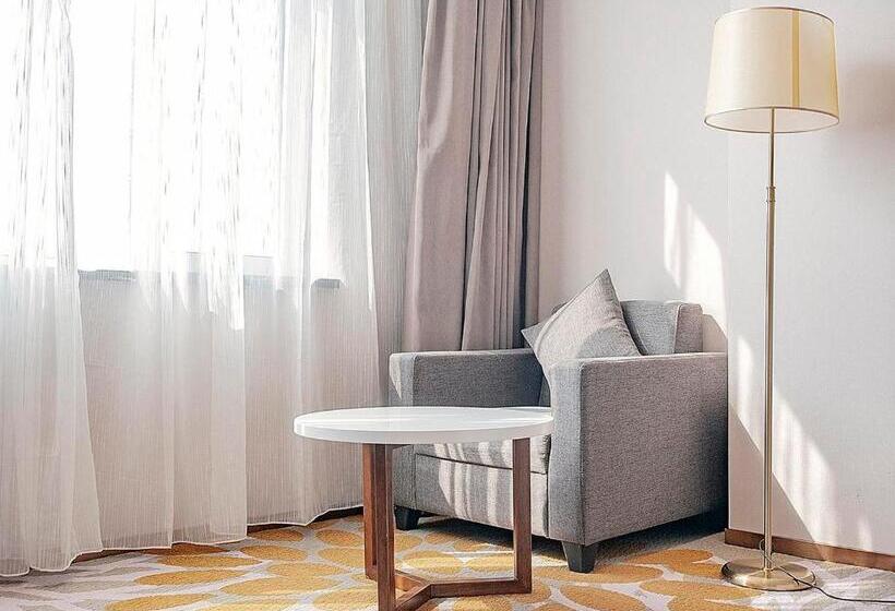 Lavande Hotel Handan Congtai Park New Century Plaza