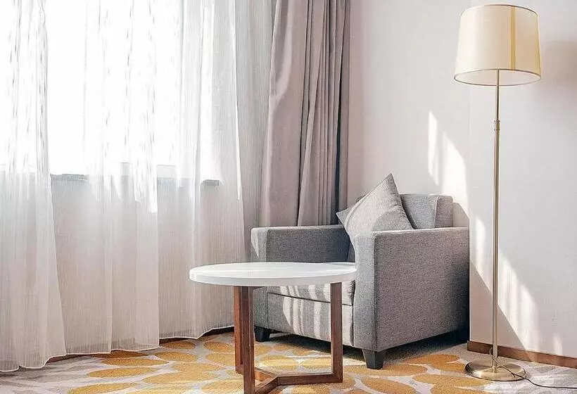 Lavande Hotel Handan Congtai Park New Century Plaza