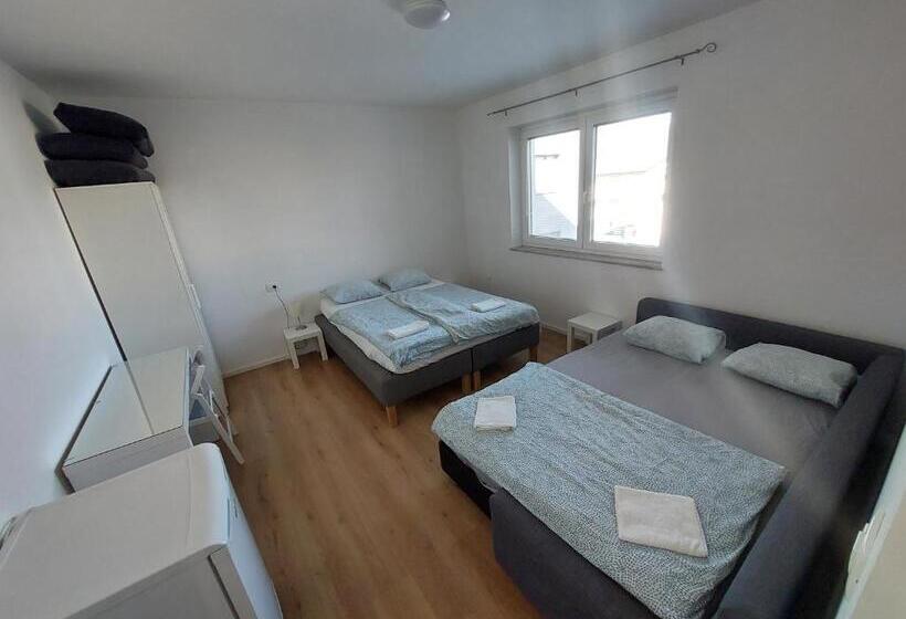 تختخواب و صبحانه Deluxe Tivoli Suites