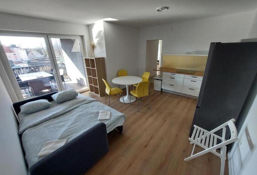 تختخواب و صبحانه Deluxe Tivoli Suites