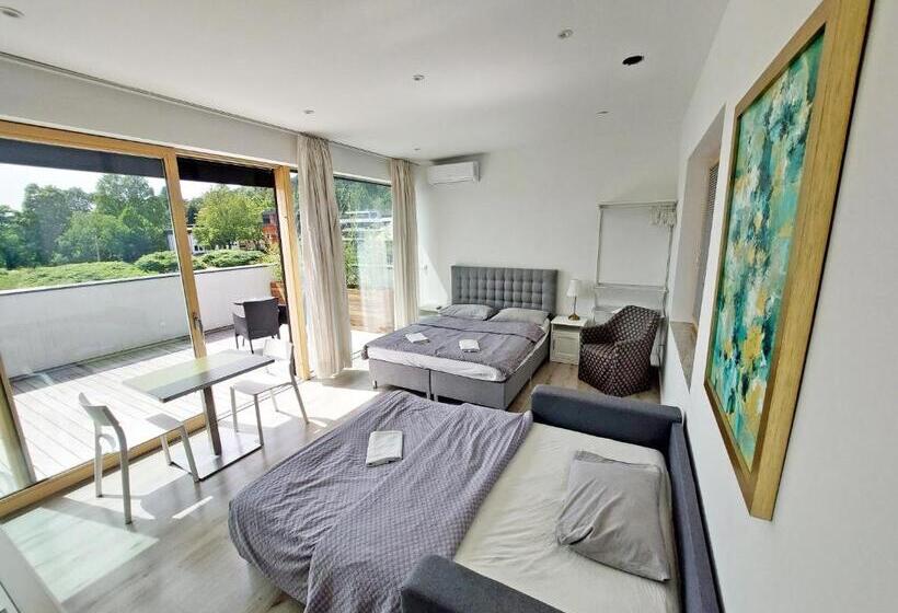 تختخواب و صبحانه Deluxe Tivoli Suites