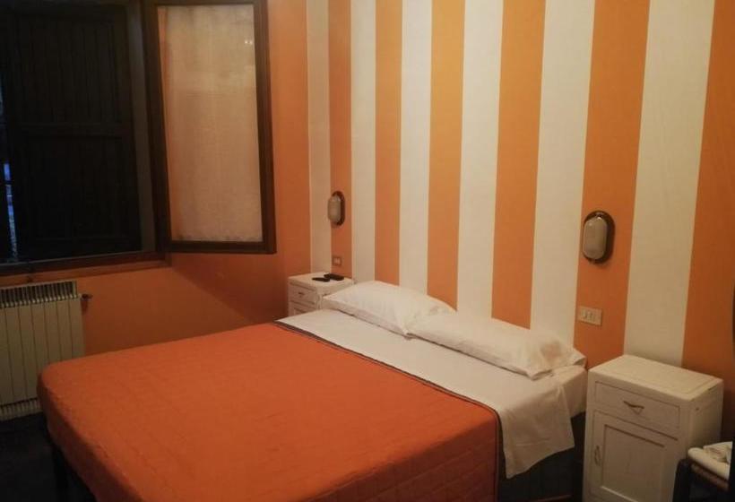 בית מלון כפרי La Buca Delle Fate Ristorante Albergo