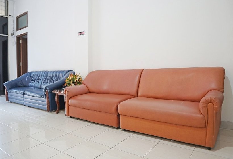 Отель Oyo 1306 Cendrawasih Residence