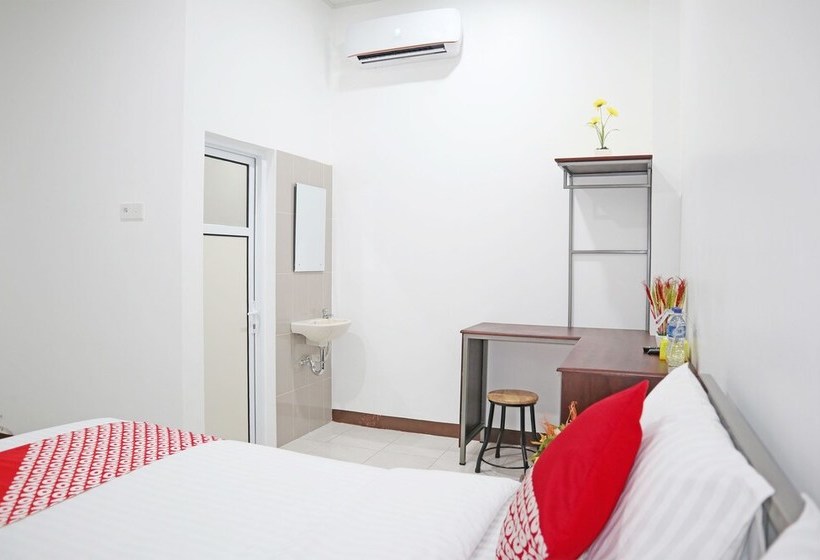 Отель Oyo 1306 Cendrawasih Residence