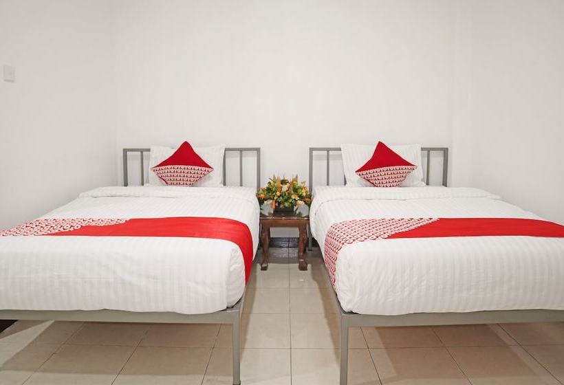 Отель Oyo 1306 Cendrawasih Residence