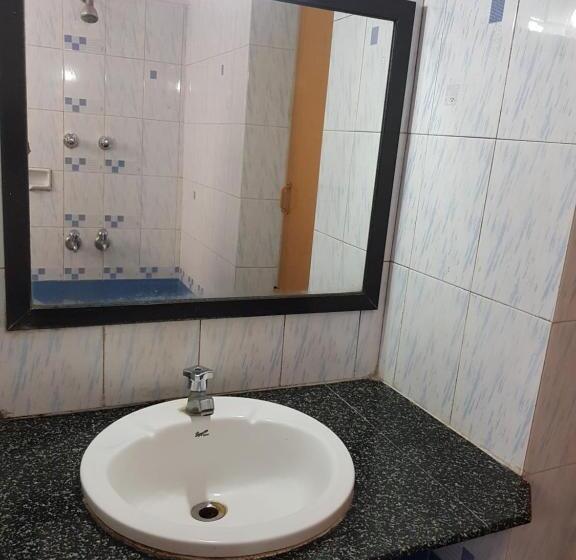 هتل Sri Kumara Lodge