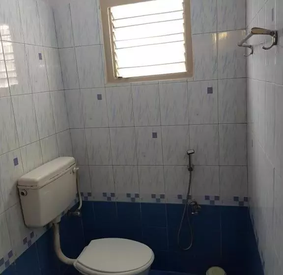 هتل Sri Kumara Lodge