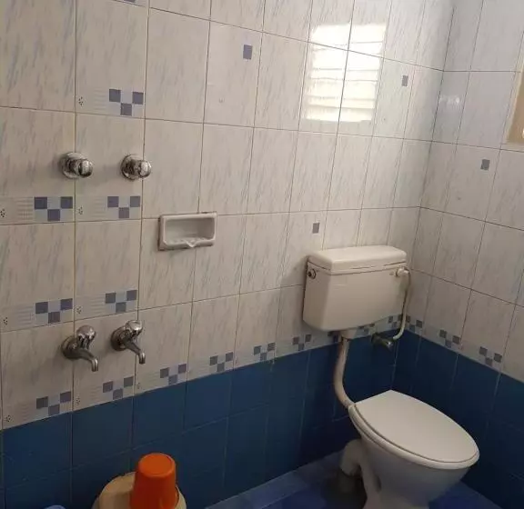 هتل Sri Kumara Lodge