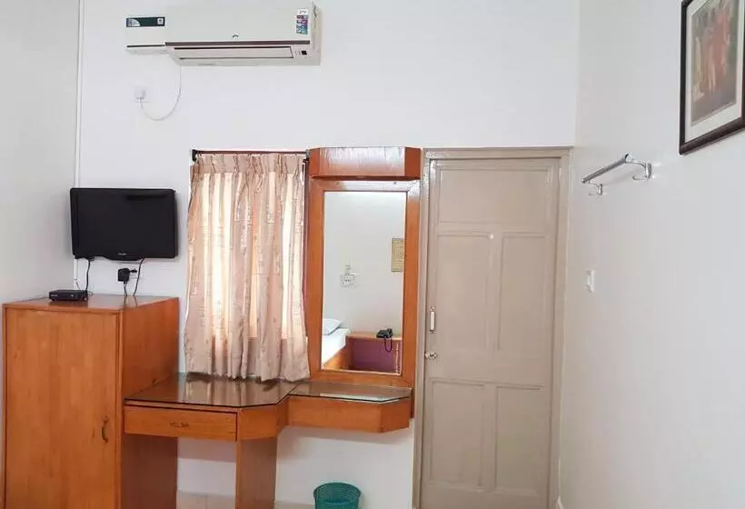 هتل Sri Kumara Lodge