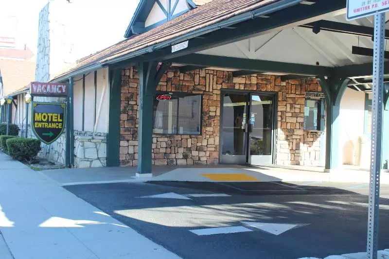 Отель Best Whittier Inn