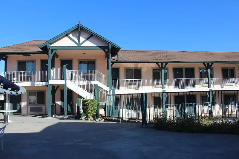 Отель Best Whittier Inn