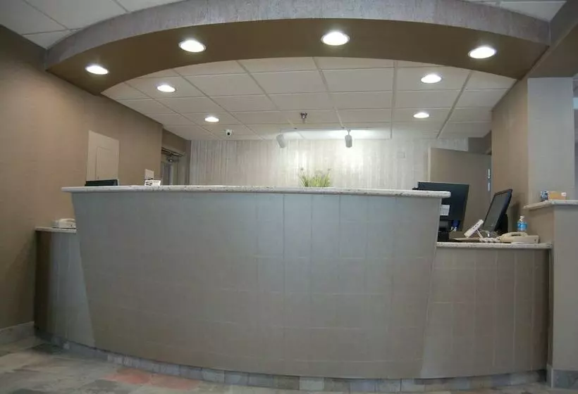 هتل Brentwood Inn & Suites