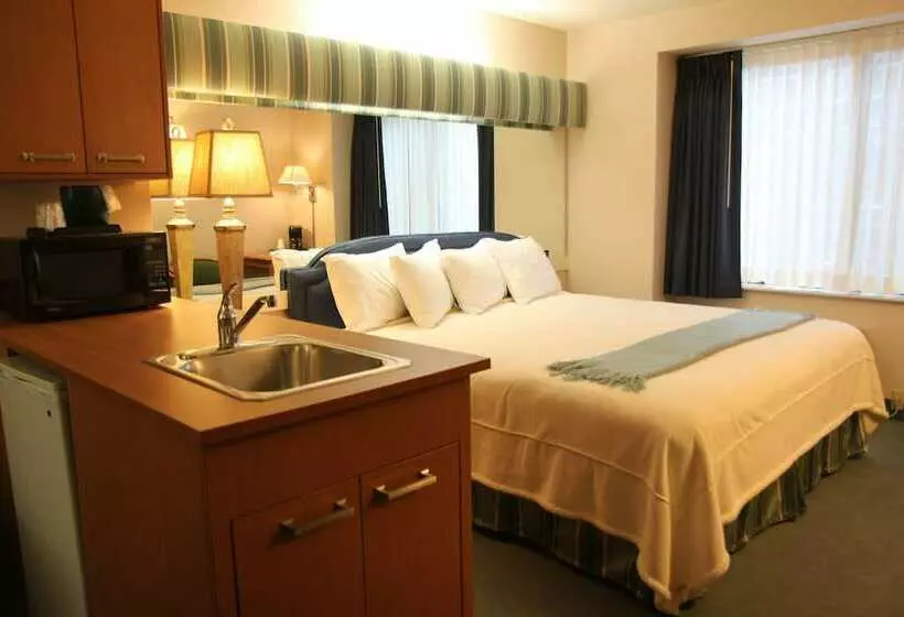 هتل Brentwood Inn & Suites