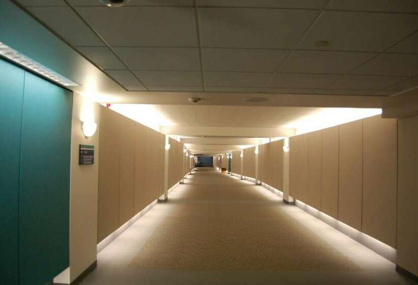 ホテル Brentwood Inn & Suites