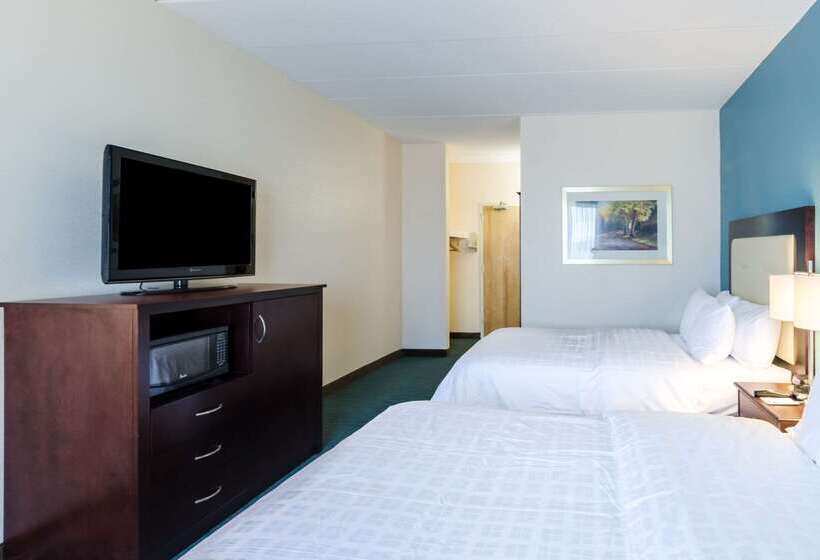 فندق Clarion  And Aqua Lagoon Waterpark