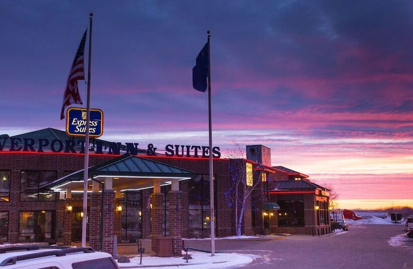 בית מלון כפרי Express Suites Riverport Inn & Suites