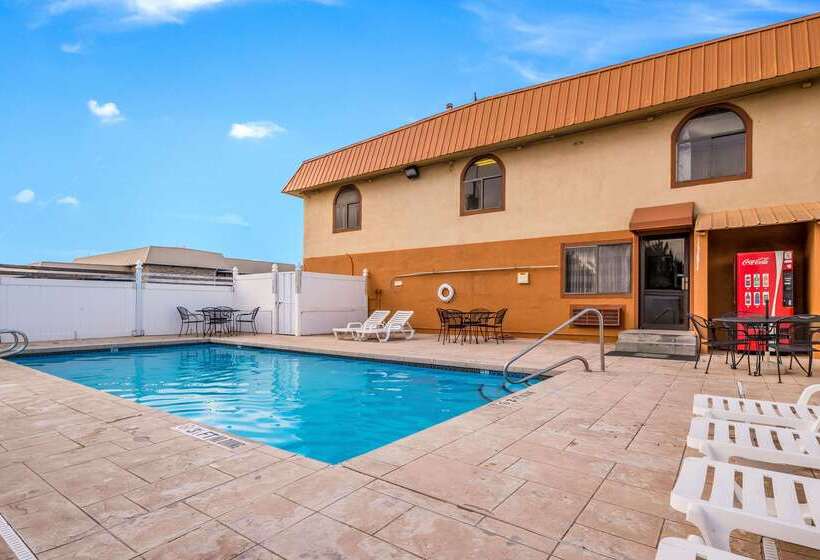 فندق Quality Inn