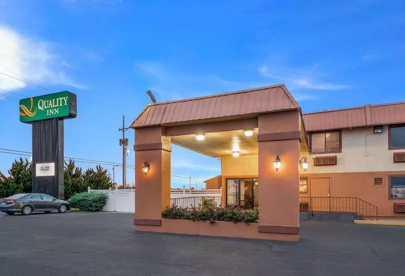 Отель Quality Inn