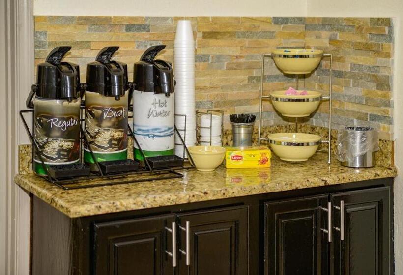 فندق Red Roof Inn Tallahassee East