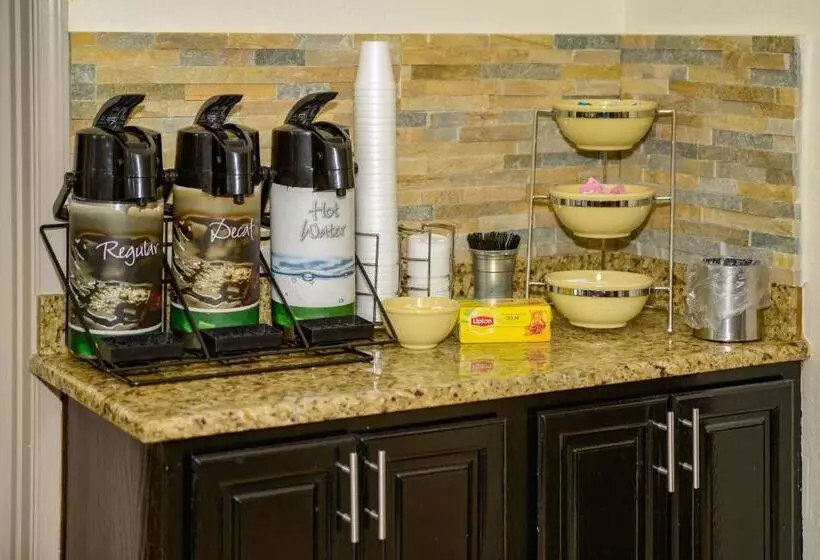 ホテル Red Roof Inn Tallahassee East