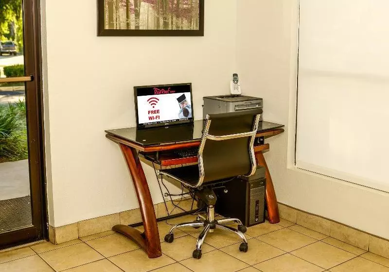 ホテル Red Roof Inn Tallahassee East