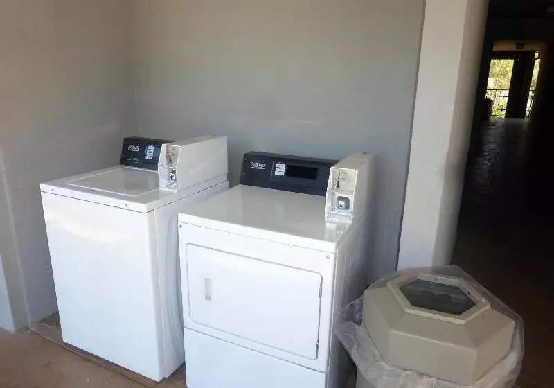 ホテル Red Roof Inn Tallahassee East