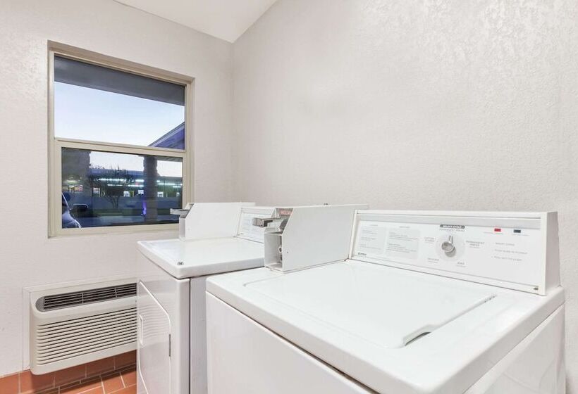 בית מלון כפרי Super 8 By Wyndham Cleburne