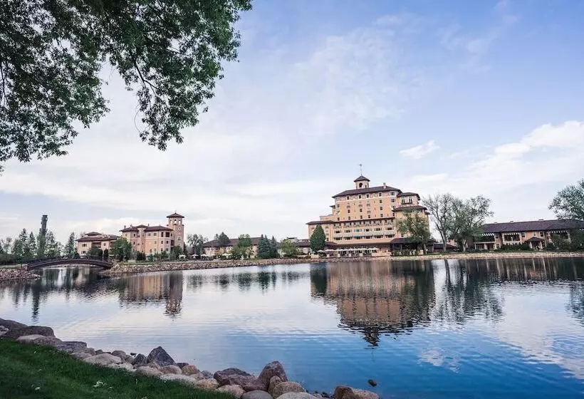 בית מלון כפרי The Broadmoor