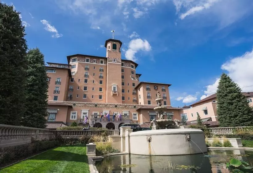 בית מלון כפרי The Broadmoor