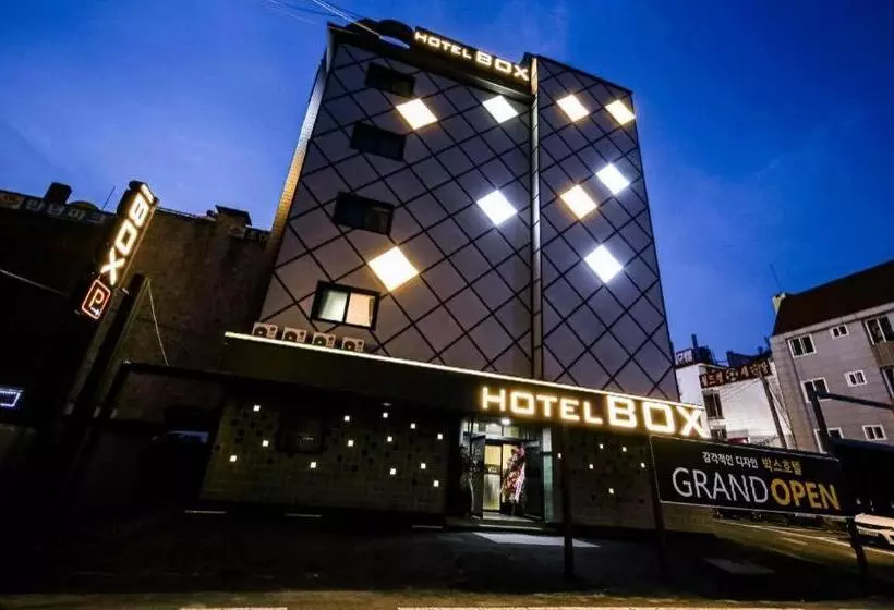 Hotelli Box