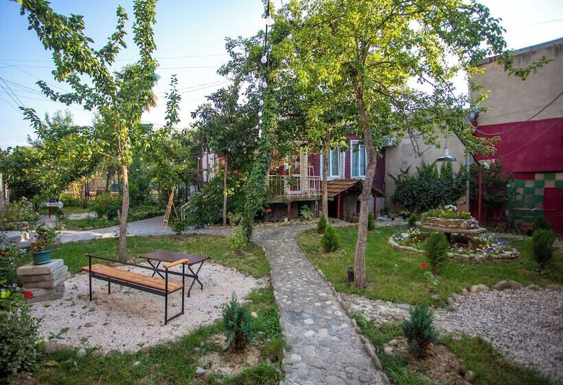 تختخواب و صبحانه Book