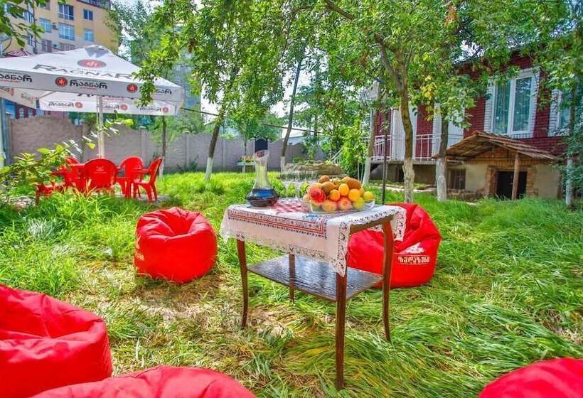 تختخواب و صبحانه Book