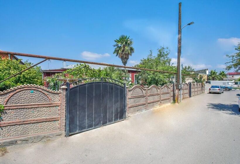 تختخواب و صبحانه Book