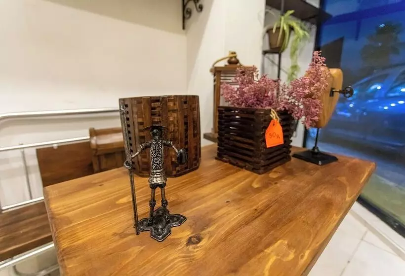 تختخواب و صبحانه Book