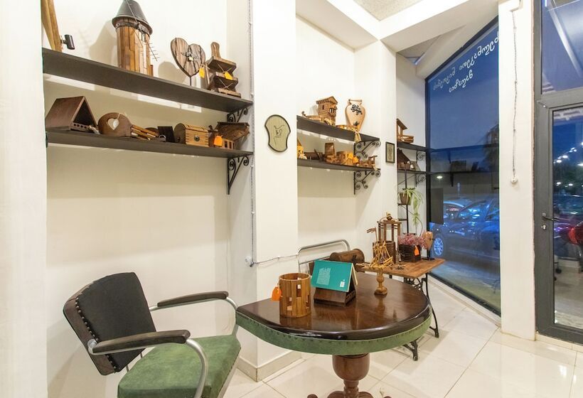 تختخواب و صبحانه Book