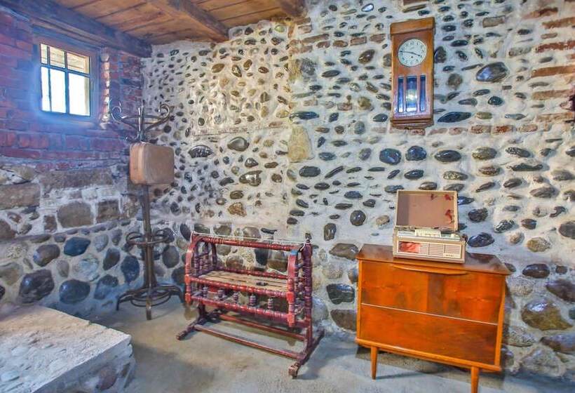 تختخواب و صبحانه Book