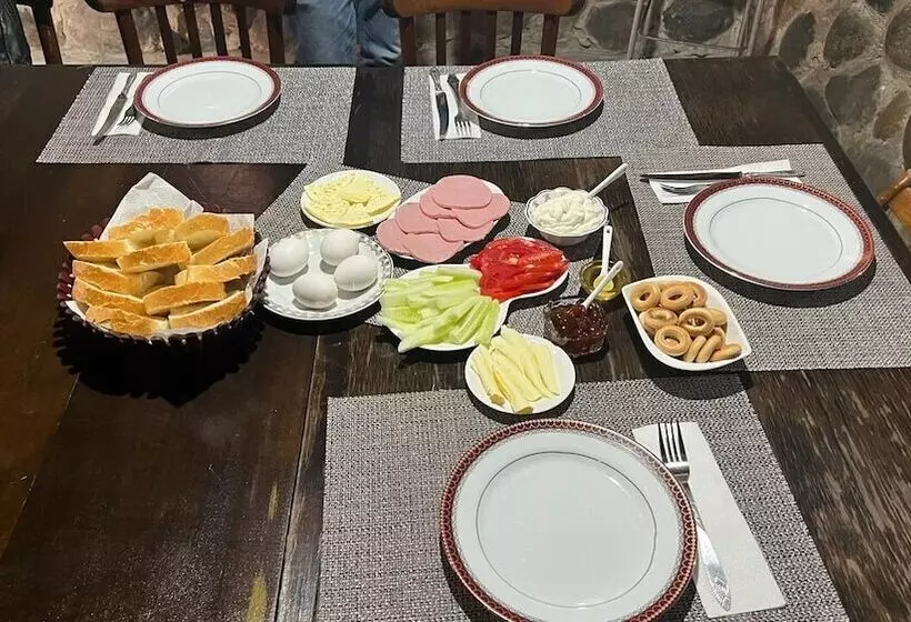 تختخواب و صبحانه Book