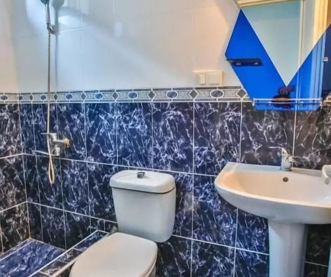 تختخواب و صبحانه Book