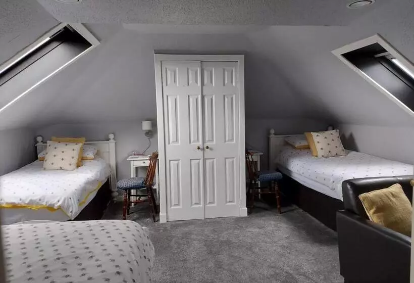 Langside Bed And Breakfast