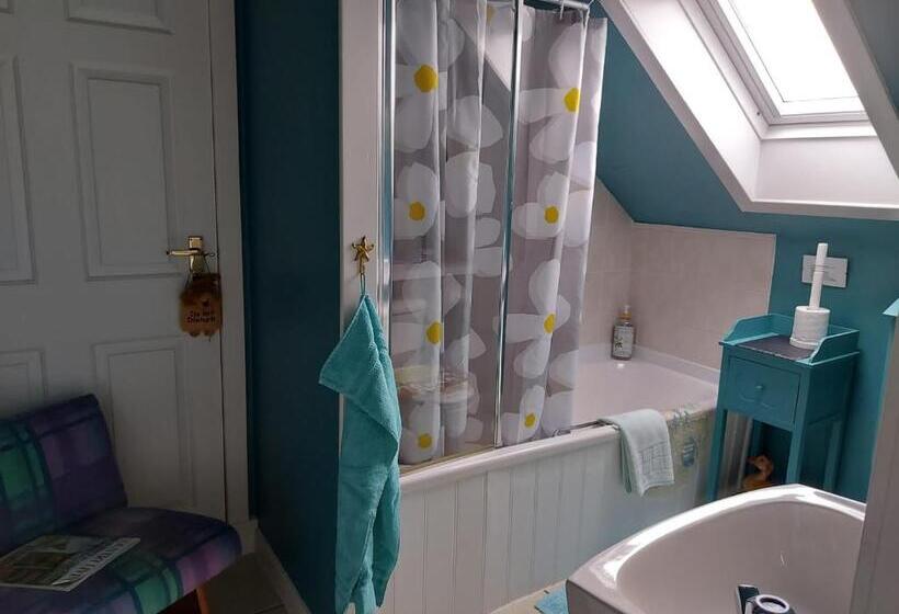 Langside Bed And Breakfast