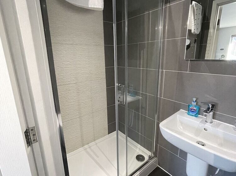 펜션 Arlan House, Central Basingstoke