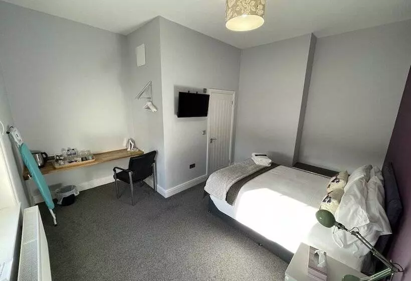 Majatalo Arlan House, Central Basingstoke