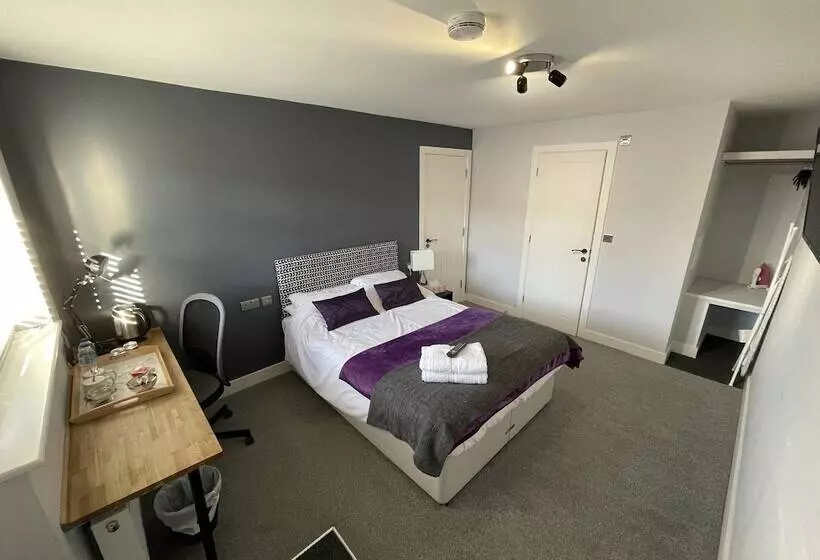 Majatalo Arlan House, Central Basingstoke