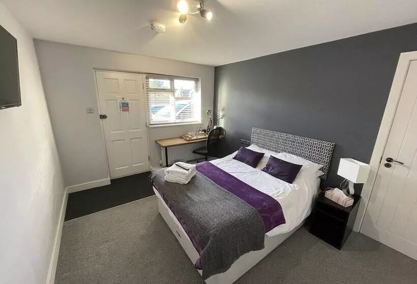 Majatalo Arlan House, Central Basingstoke